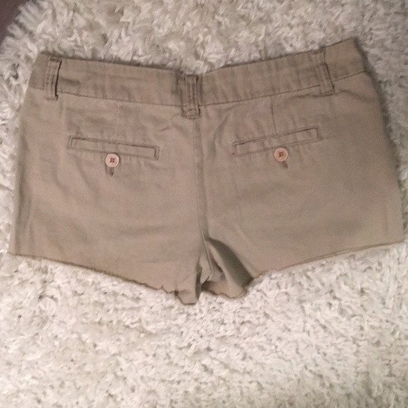 BKE Distressed Khaki Shorts - Picture 3 of 4